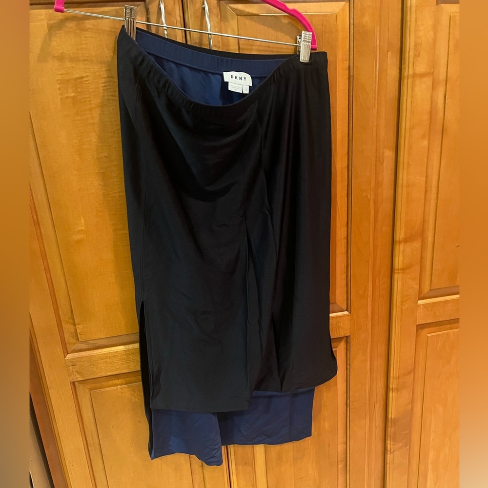 DKNY Navy High-Low reversible Skirt. One side is Blue and the other Black. New